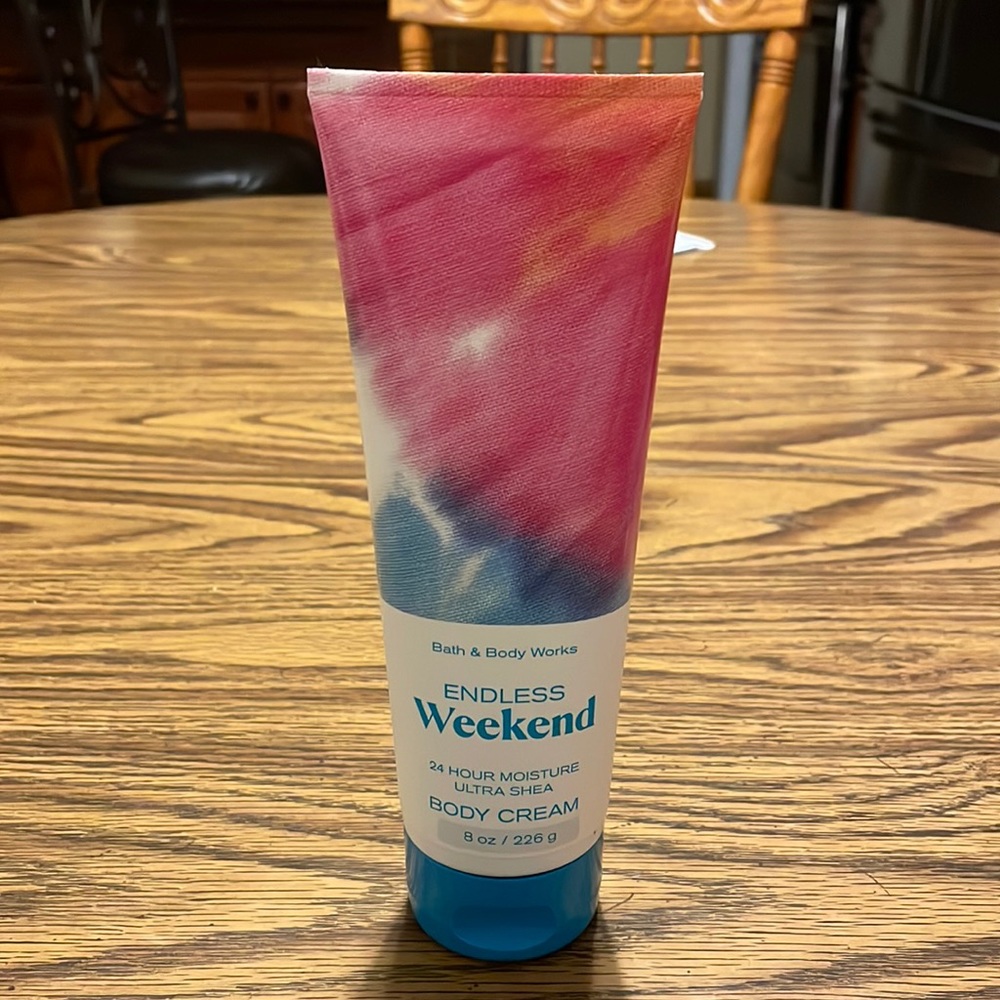 Bath and Body Works Endless Weekend body cream